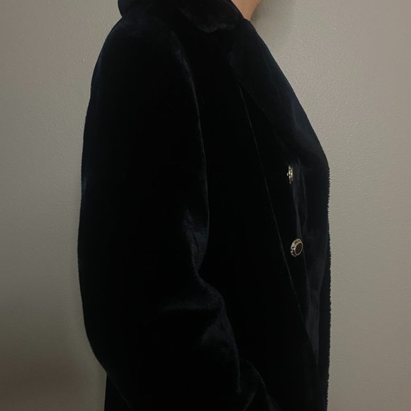 Borgazia Faux Fur Coat - Picture 4 of 5